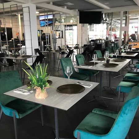Hotel Chips Ferrol Нарон Экстерьер фото