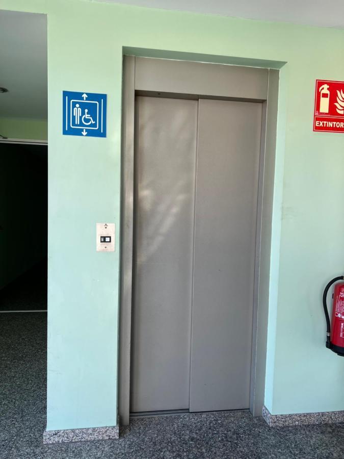 Hotel Chips Ferrol Нарон Экстерьер фото