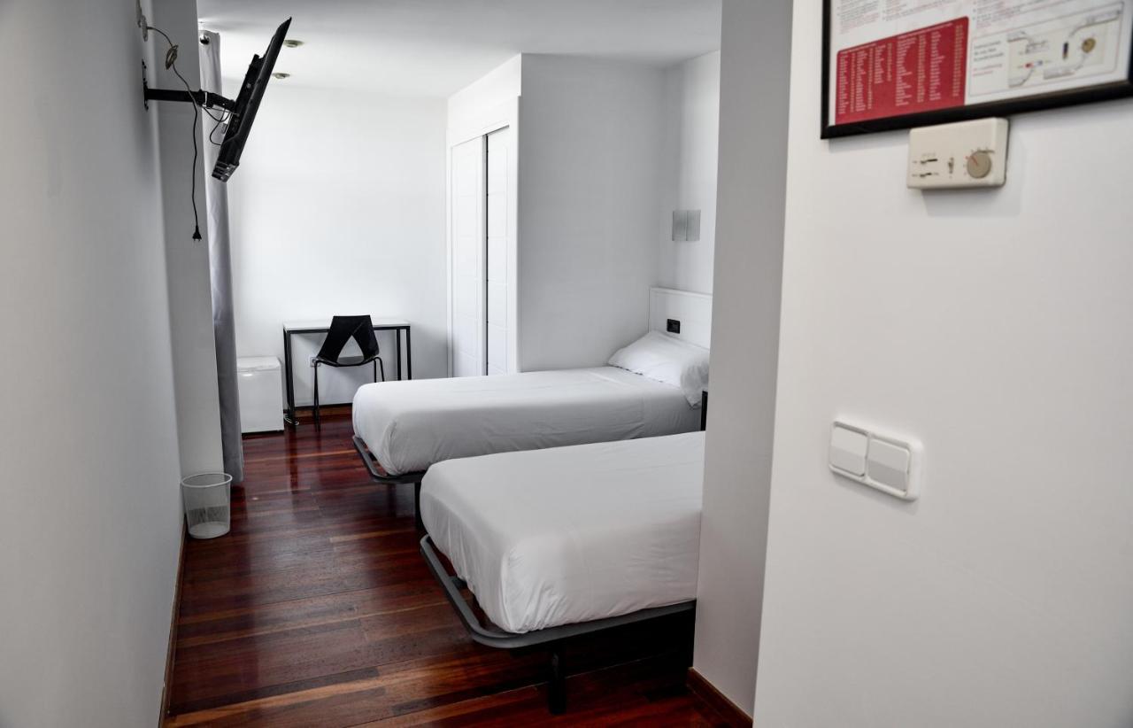 Hotel Chips Ferrol Нарон Экстерьер фото