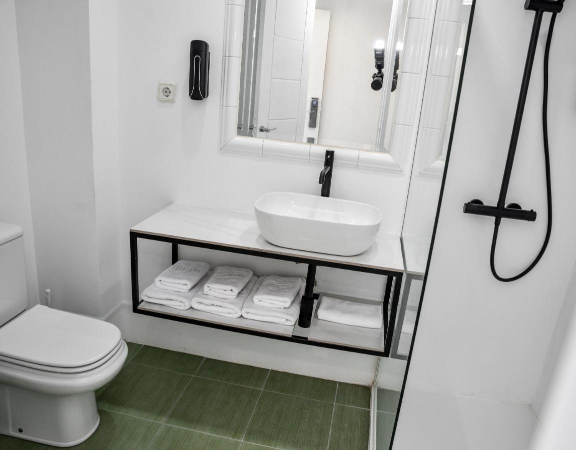Hotel Chips Ferrol Нарон Экстерьер фото