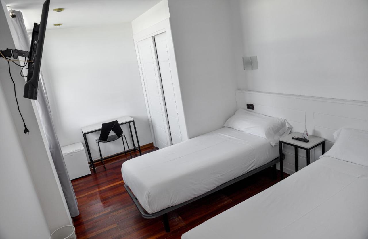 Hotel Chips Ferrol Нарон Экстерьер фото