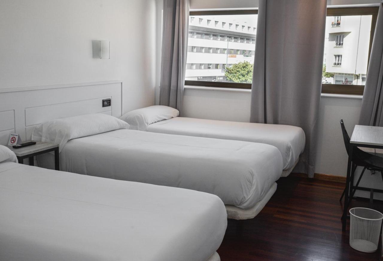 Hotel Chips Ferrol Нарон Экстерьер фото