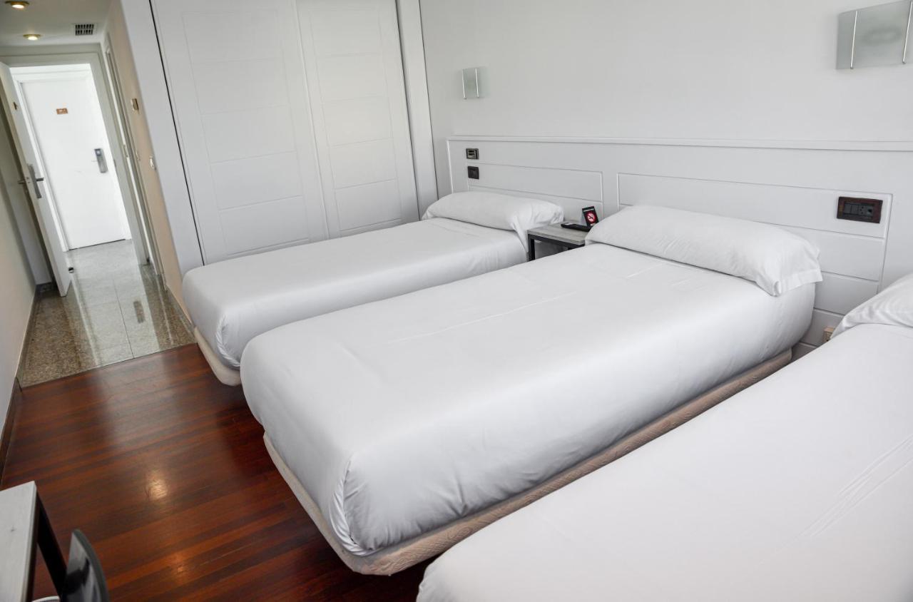 Hotel Chips Ferrol Нарон Экстерьер фото
