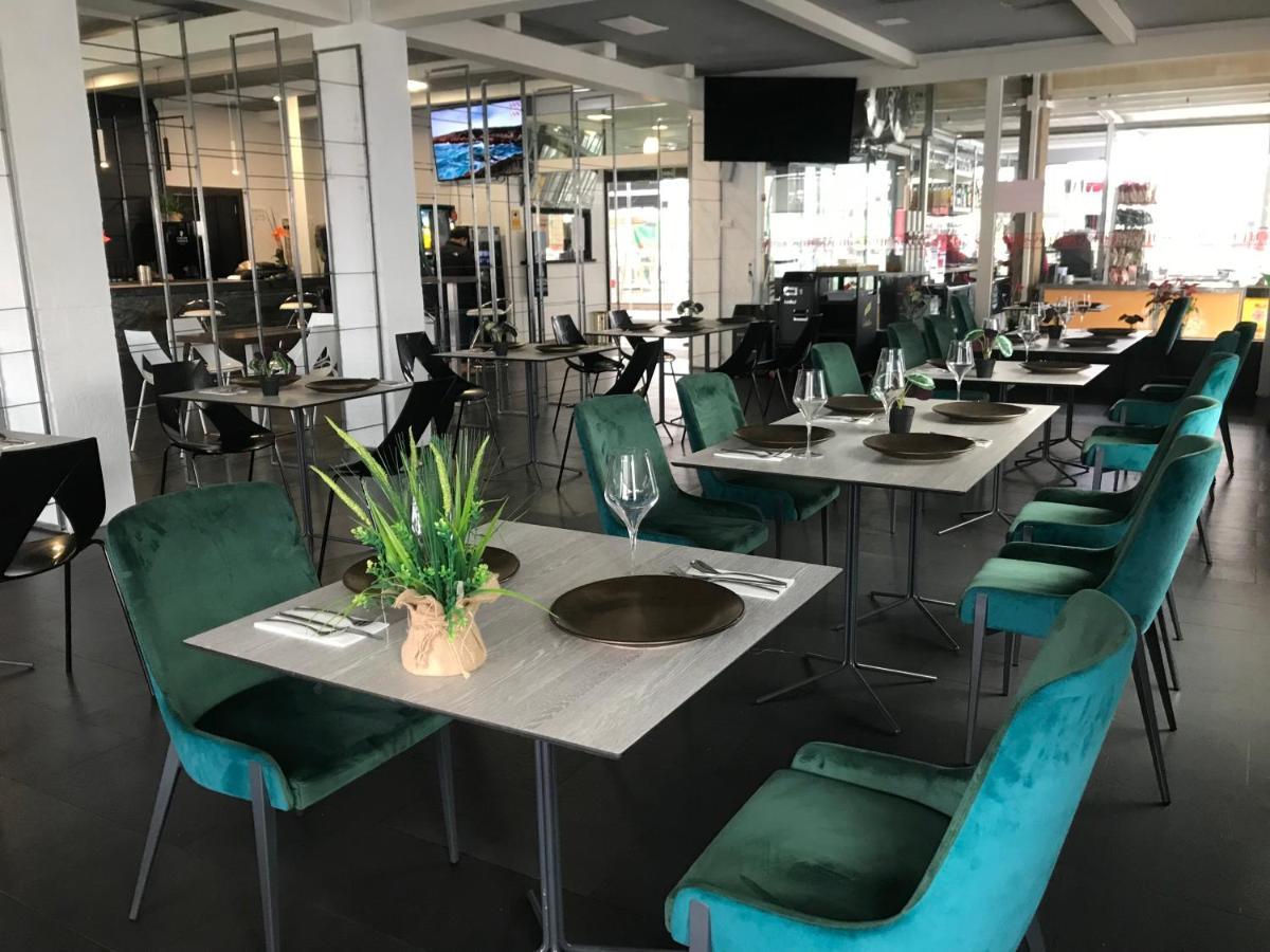 Hotel Chips Ferrol Нарон Экстерьер фото