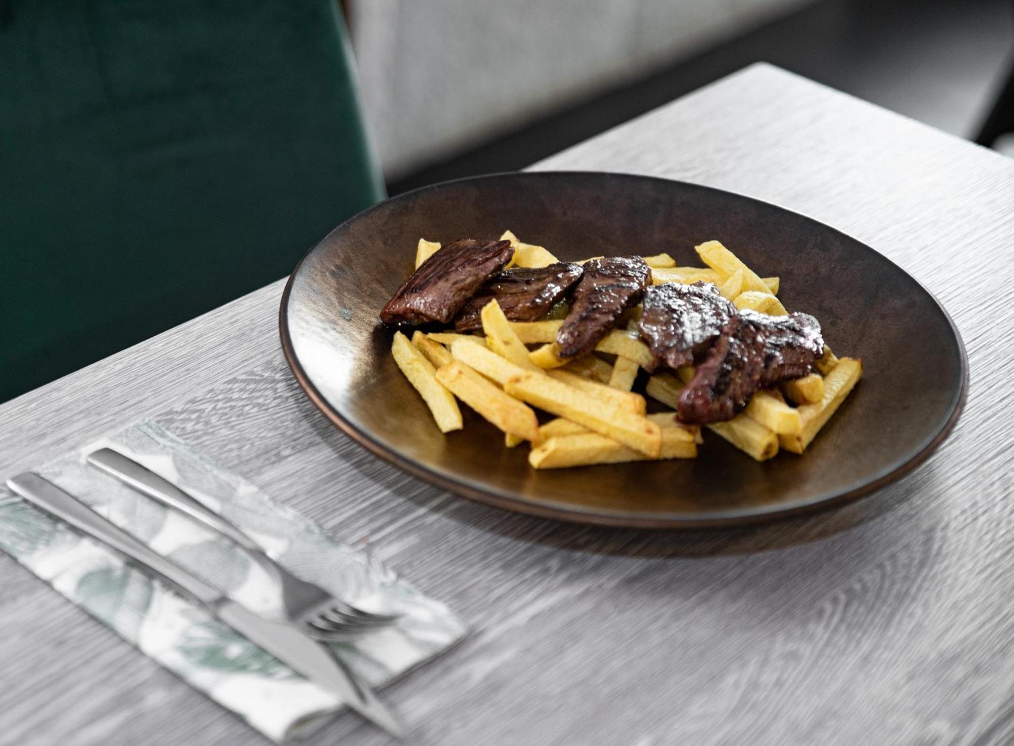 Hotel Chips Ferrol Нарон Экстерьер фото
